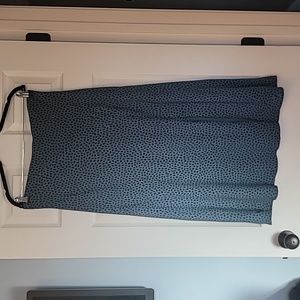 Ann Taylor blue print pull on skirt in size Large